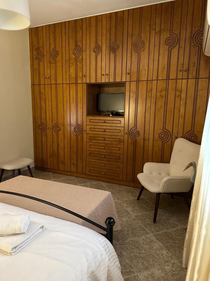 Gavrilis Apartments Nenita ภายนอก รูปภาพ